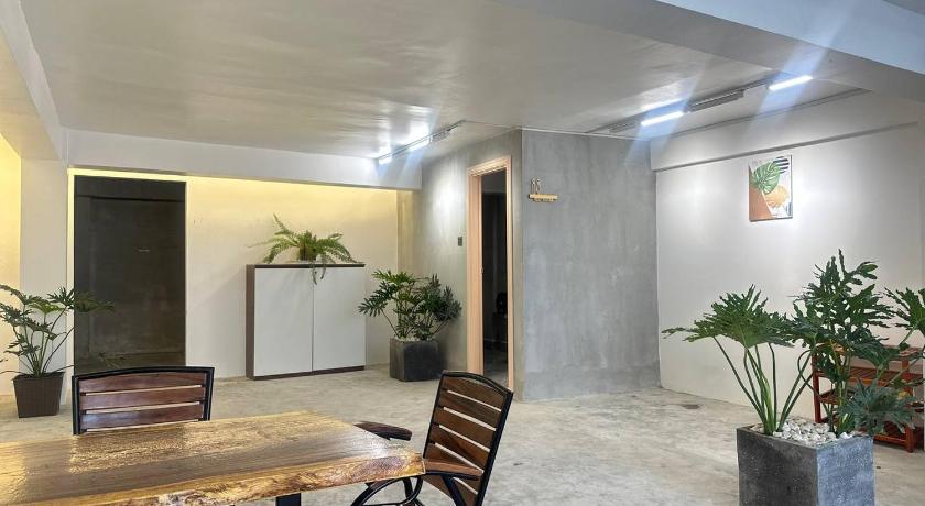 Central Stay - image 7