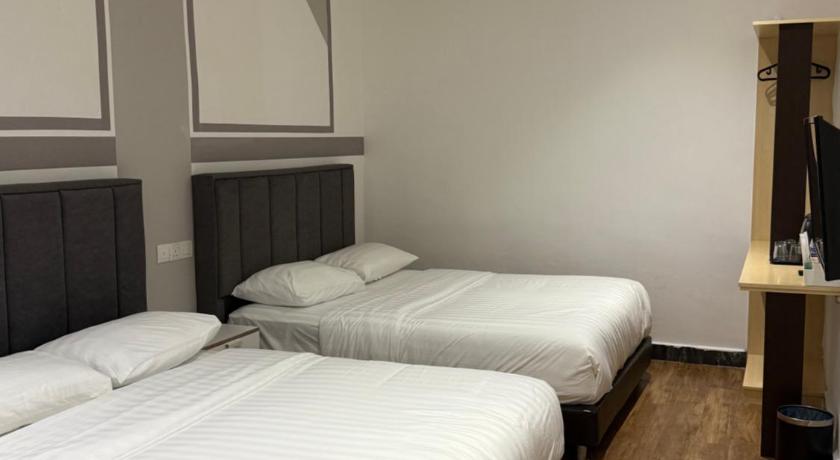 Image of Family Room 0