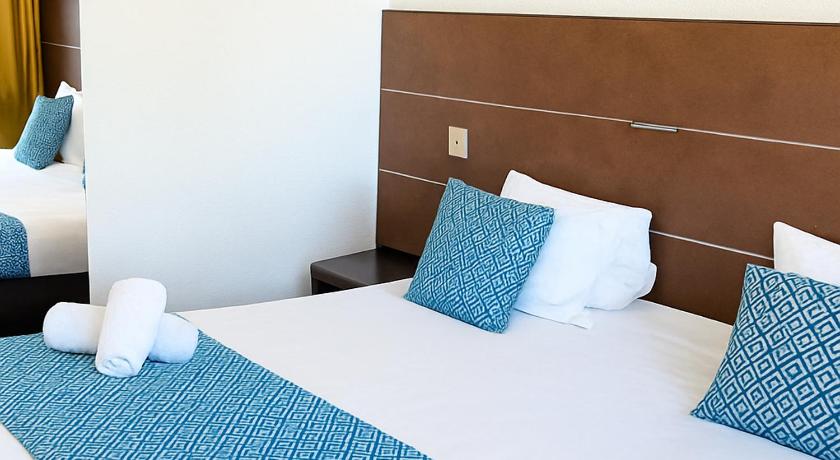 Image of Double Room with heated swimming pool access 11