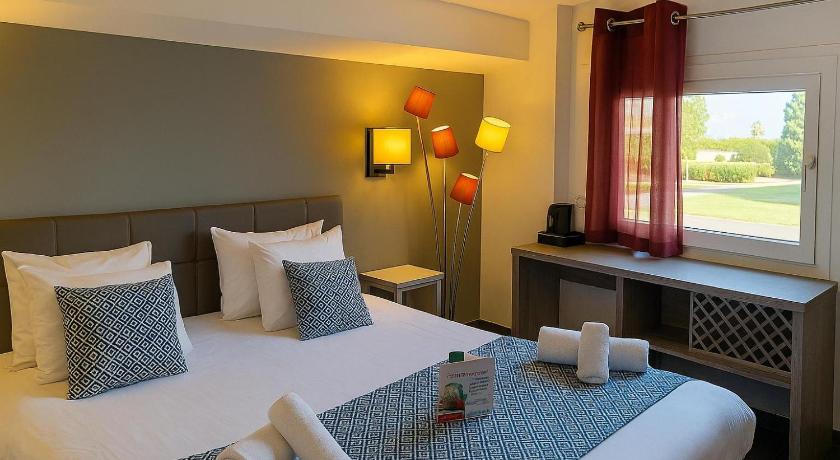 Image of Connecting Rooms with heated swimming pool access 0