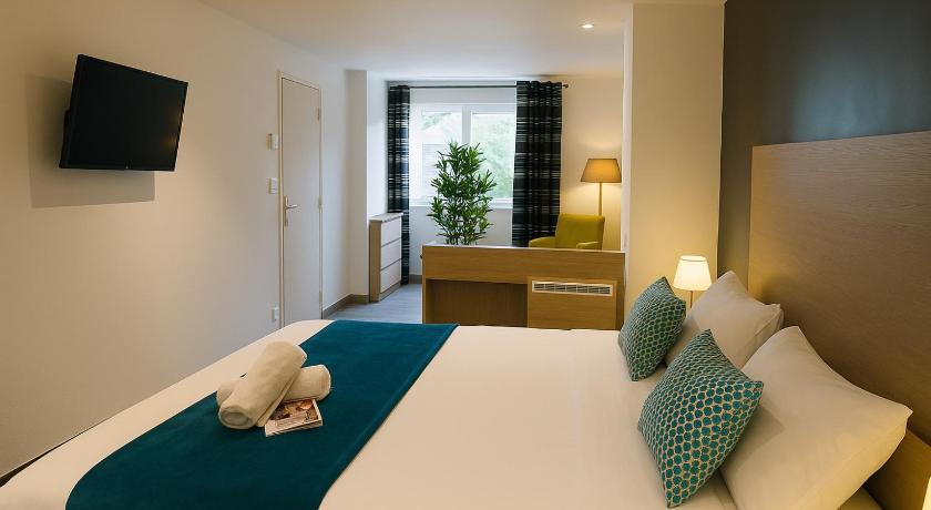 Image of Suite with Terrace with heated swimming pool access 0