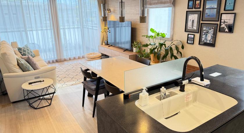 후지카와구치코 Pets OK Stunning view of Mt Fuji Near Kawaguchiko Beautiful new facilities ASTLAND 4성급 숙소 스위트룸