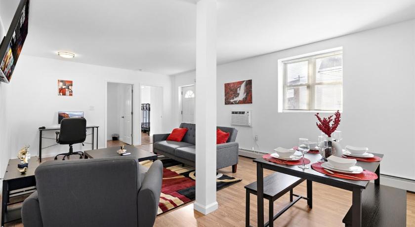 Bayou Cozy Family Getaway - NYC & NWK with free parking 3-Star Accommodation exterior