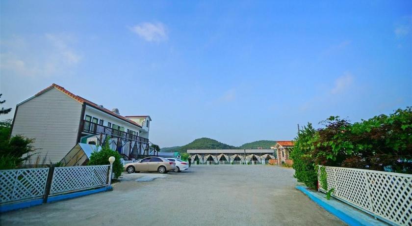 泰安 Anmyeondo Sea Garden Pension Bada-dong Pet Friendly 3つ星 ゲストハウス プール