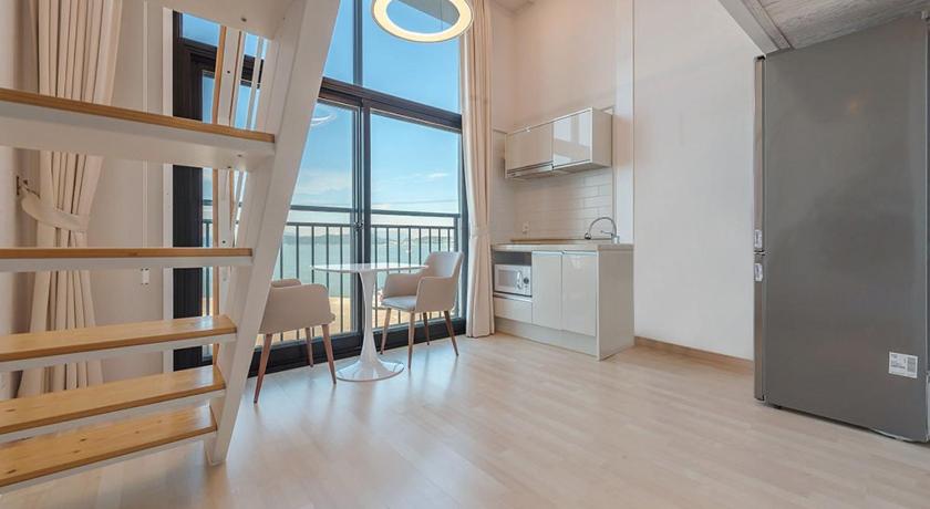 麗水 Aramer Spa Pension 3つ星 ゲストハウス レストラン