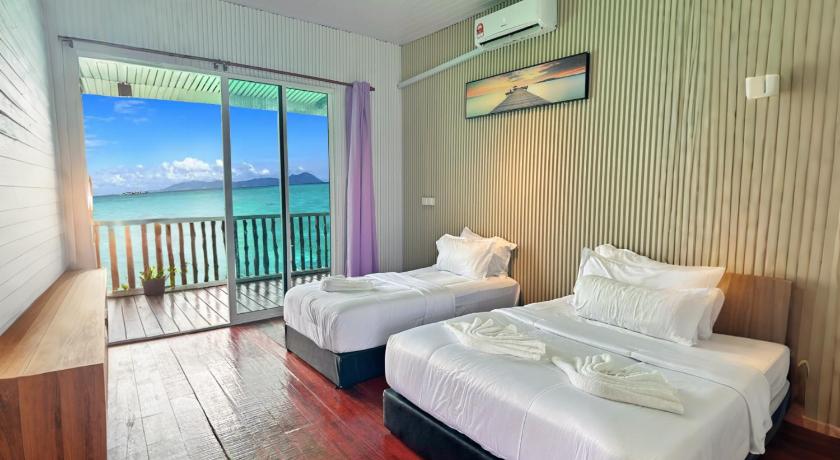 Image of Family Room with Sea View 0