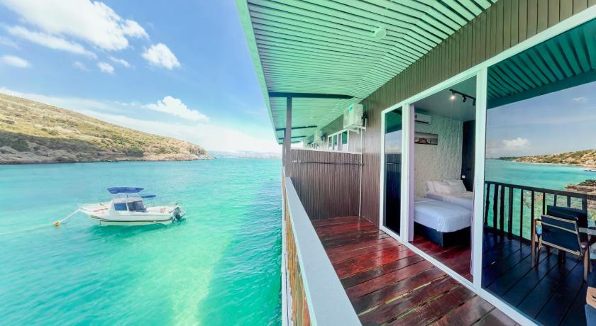 Image of Family Room with Sea View 1