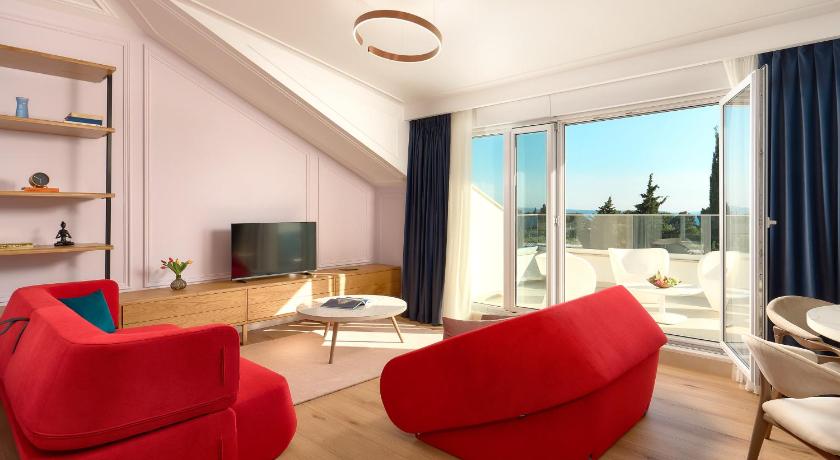 Image of Two-Bedroom Deluxe Apartment with Balcony 0