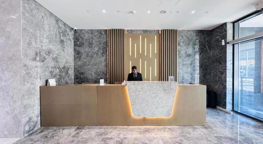 Luxurious apartments at JLT by Checkmyguest - image 6