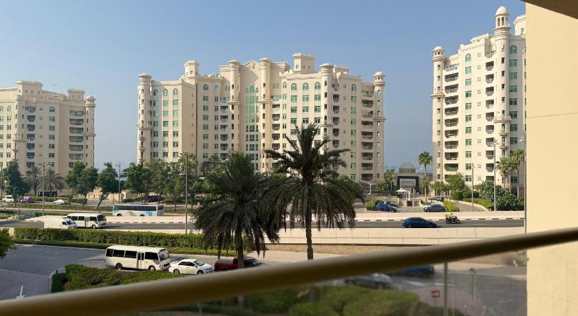 Luxury 3 Bed Apartment at Palm Jumeirah - image 4