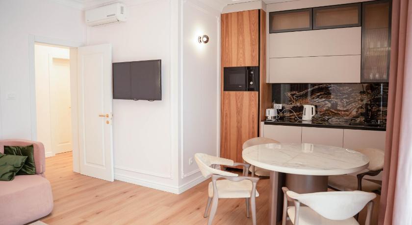 Image of One-Bedroom Apartment with Balcony 5