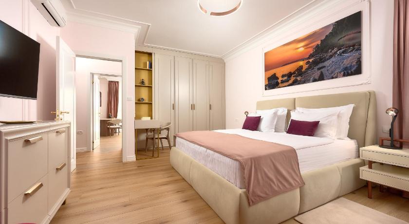 Image of One-Bedroom Apartment with Balcony 1