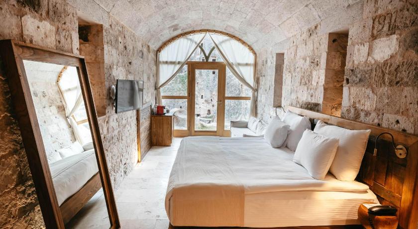 Image of Junior Suite with View 0