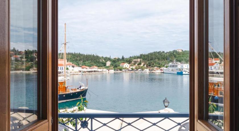 Image of Double Room with Balcony and Sea View 6