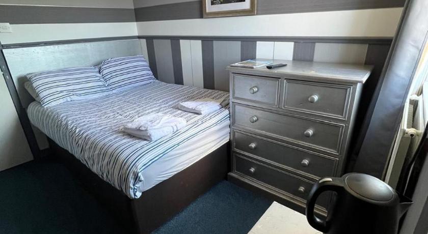 Image of Small Double Room 3