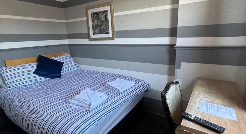 Image of Small Double Room 2