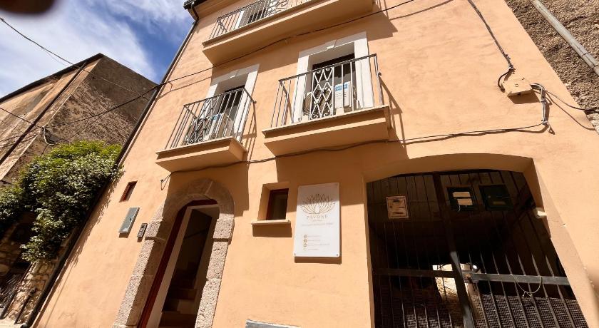 Pavone's House