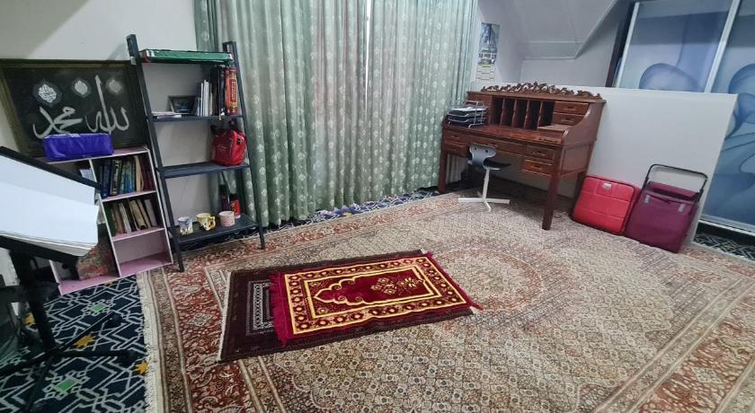 Private TTDI KL Villa Pool & BBQ 6BR 25pax. - image 8