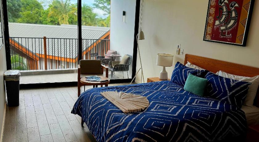 Image of Deluxe Suite with Resort View 0
