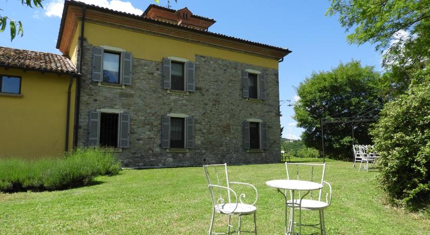 Pietra Corva - Monticello Apartments