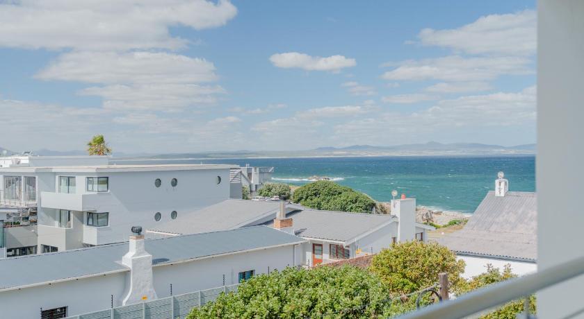 One Marine Drive Boutique Hotel & Spa by The Living Journey Collection