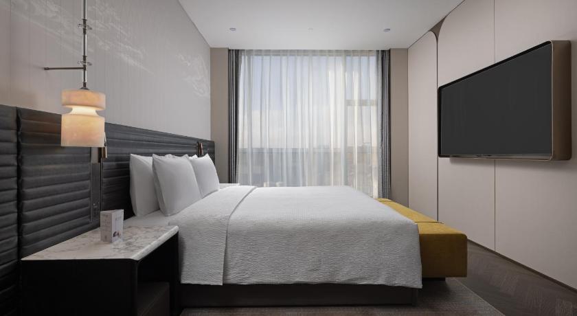 Image of Deluxe Suite 1