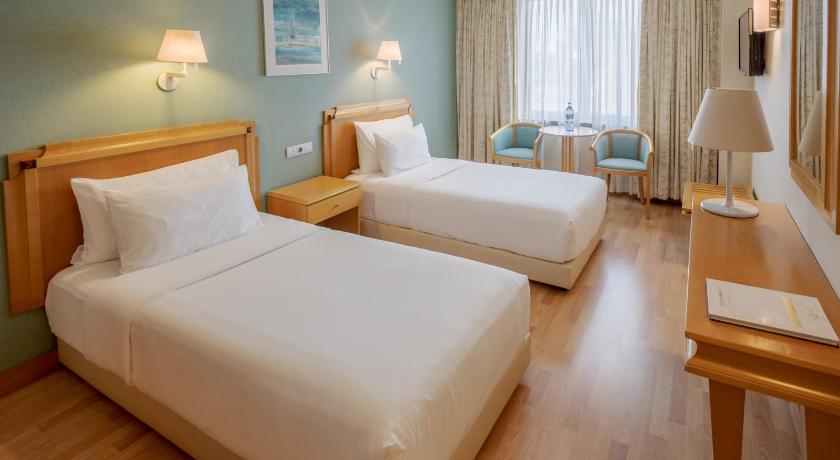 รูปของห้องพักเตียงใหญ่หรือเตียงแฝด (Double or Twin Room) 4