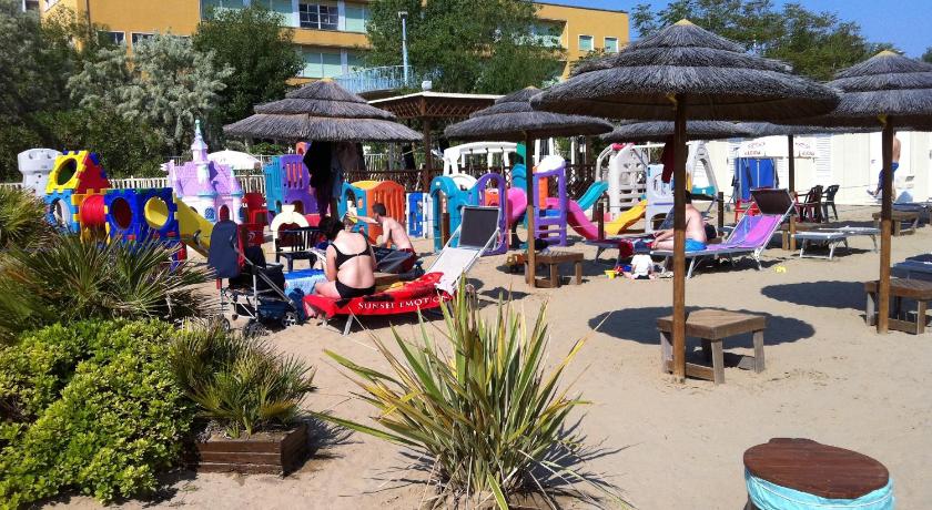 Viva Beach Hotel photo