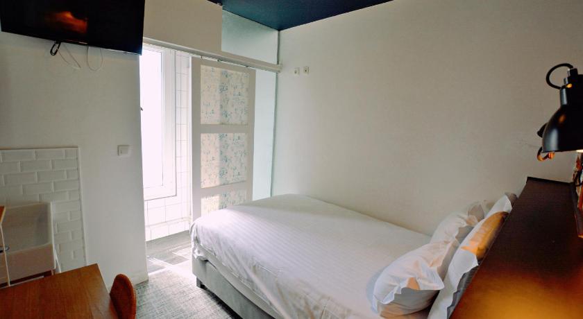 Image of Single Room 1