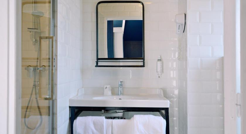 Image of Deluxe Double with Balcony 13