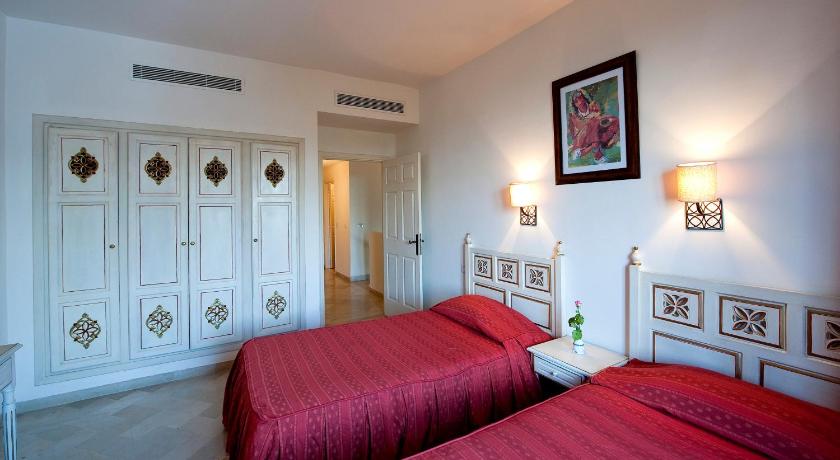 Szoba kétszemélyes ággyal vagy 2 külön ággyal (Double / Twin Room) fotója 7