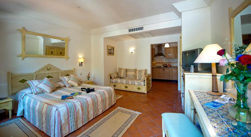 Szoba kétszemélyes ággyal vagy 2 külön ággyal (Double / Twin Room) fotója 4