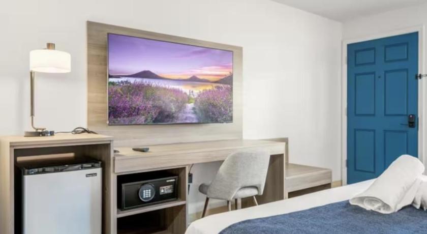 Image of Standard King Room - (Self Check-in) 4
