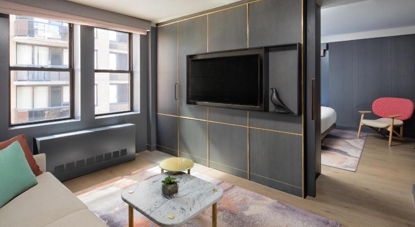 Image of One-Bedroom Corner King Suite 3