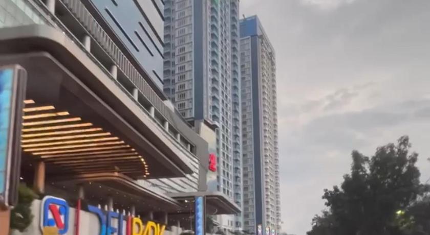 Podomoro Delipark Apartemen CozyCrowd Empire 4BR 3 king + 1 single bed - image 6