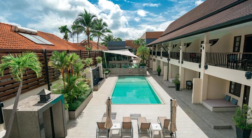 Image of Deluxe Pool View King Bed 6