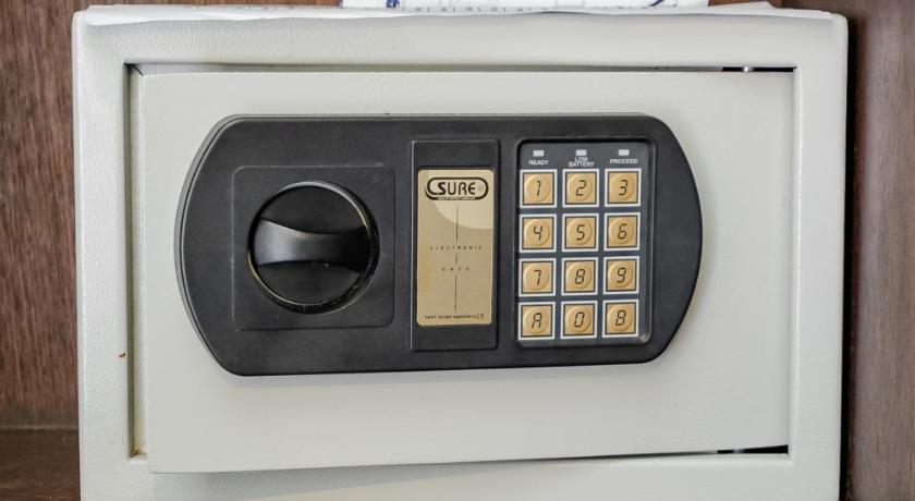 Image of Premier Deluxe 17