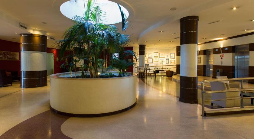 奥埃拉什 MS Aparthotel 4星级 酒店 泳池