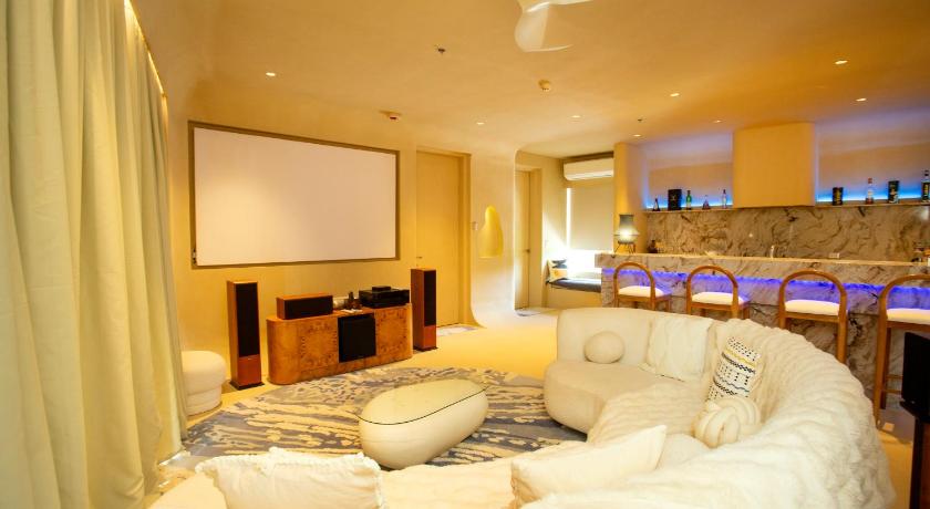 Image of 2 Bedroom Penthouse with Jacuzzi 0