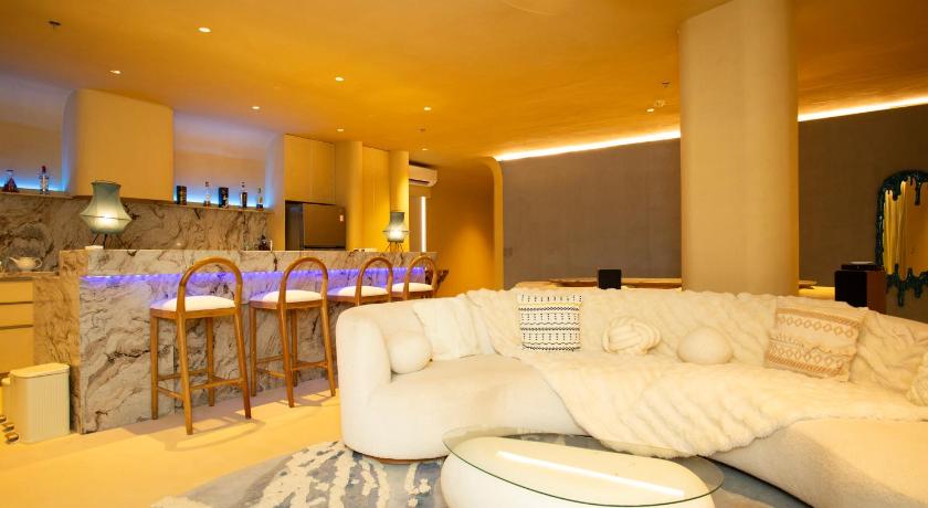 Image of 2 Bedroom Penthouse with Jacuzzi 6