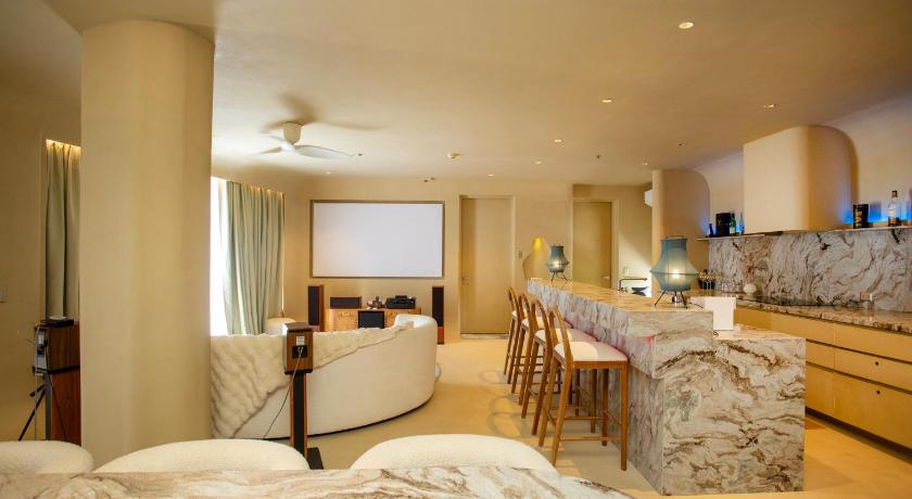 Image of 2 Bedroom Penthouse with Jacuzzi 9