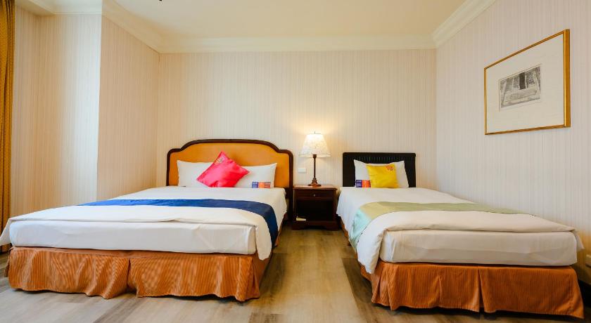 Image of Deluxe Triple 1