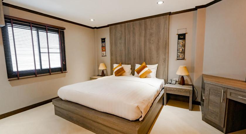 Image of Deluxe Suite 6