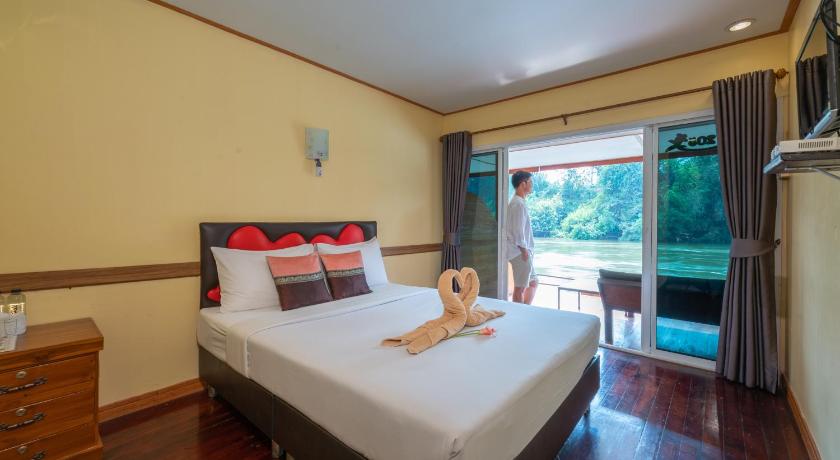 Image of Deluxe River View Raft 5