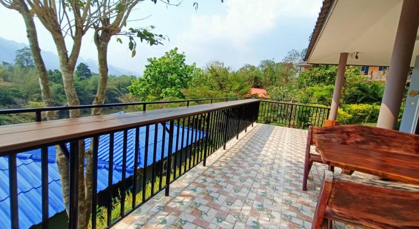 Image of Family River View 13