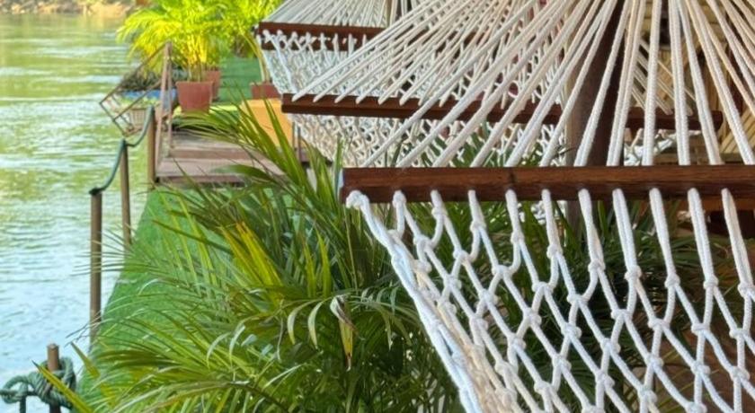 Image of Room On Raft 14