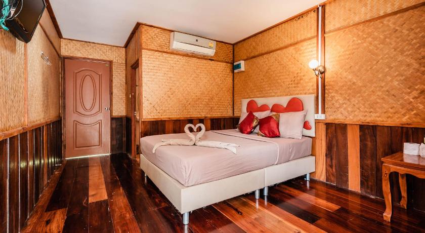 Image of Room On Raft 2