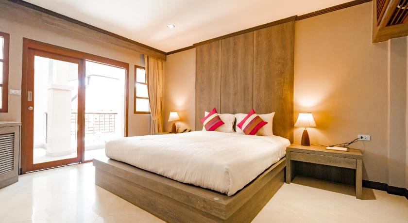 Image of Suite with Pool View 0
