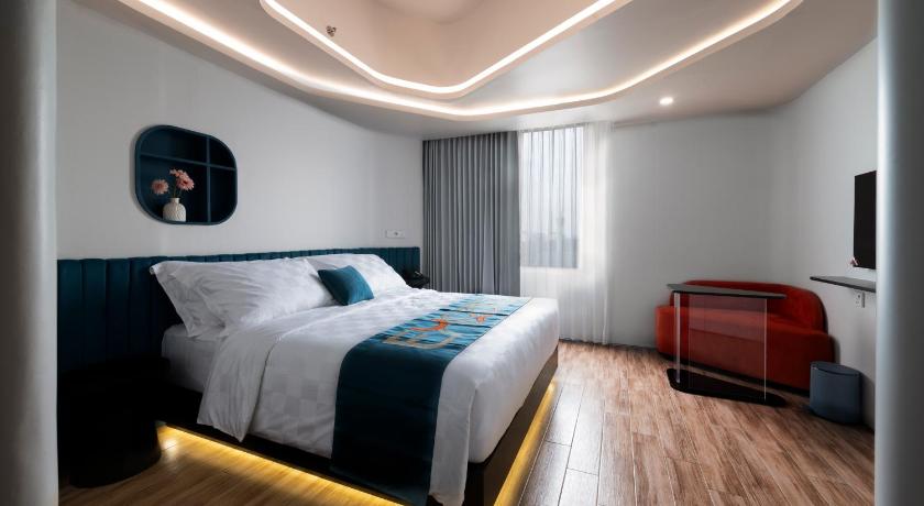 Image of Deluxe - 1 Queen Bed 0