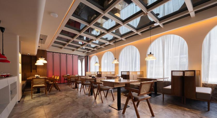 Zhangjiajie Zhangjiajie Yu Realm Hotel - Ancient Charm - Modern Luxury - Your Perfect Journey - A single pick-up Hotel restaurant